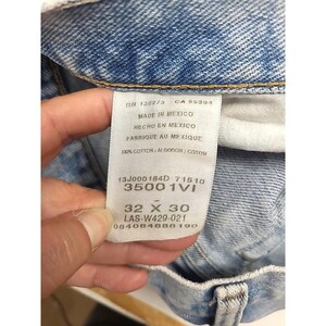 Vintage Wrangler Rugged Wear Mens Distressed Jeans 32x30 measures 32x29.5 image 9