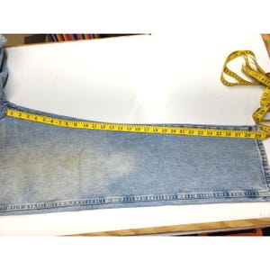 Vintage Wrangler Rugged Wear Mens Distressed Jeans 32x30 measures 32x29.5 image 5