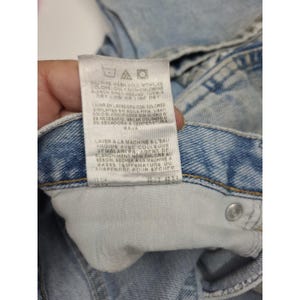 Vintage Wrangler Rugged Wear Mens Distressed Jeans 32x30 measures 32x29.5 image 8
