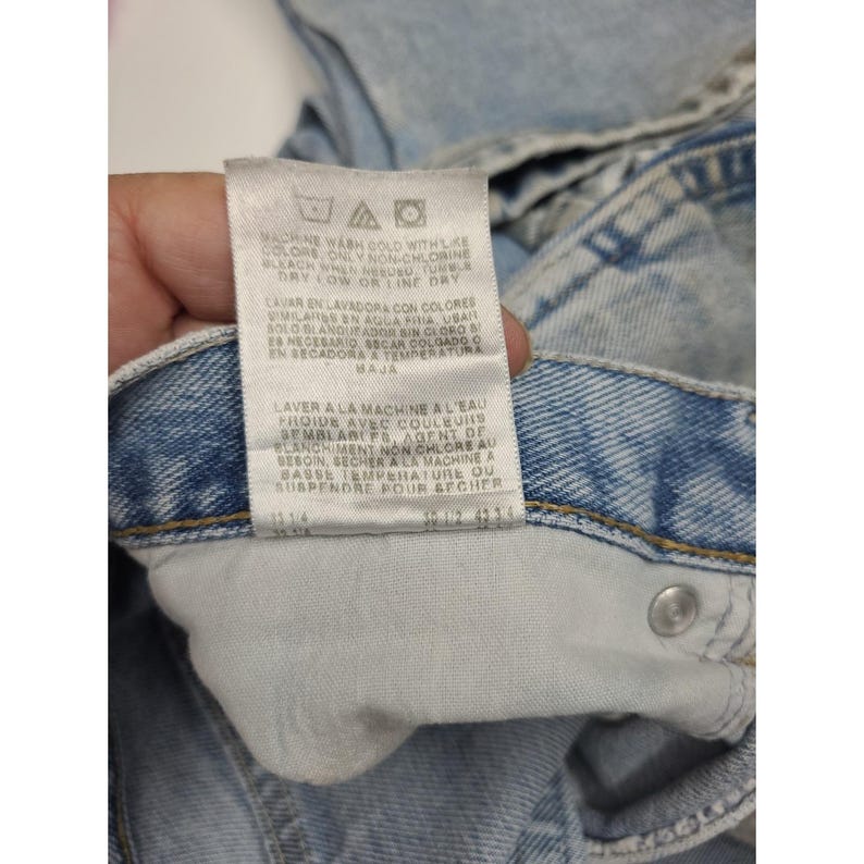 Vintage Wrangler Rugged Wear Mens Distressed Jeans 32x30 measures 32x29.5 image 8