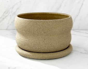 Natural Finish Wavy Planter for House Decor Trendy Organic Textured Pot for House Plants Bubble Wavy Pot for Home Styling