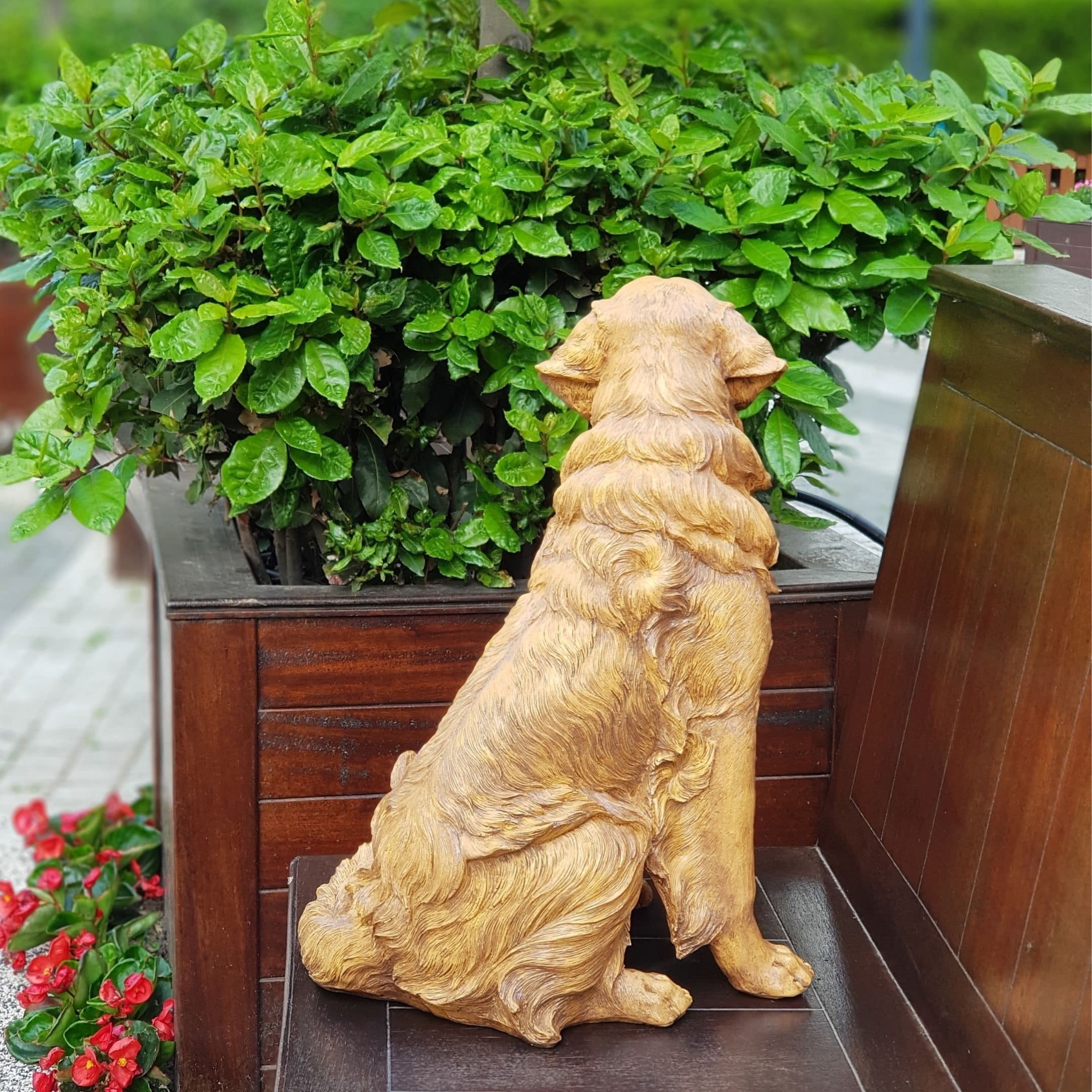 Golden Retriever Debout - Statue De Jardin En Polyrésine - Finition À La Main Avec Détails