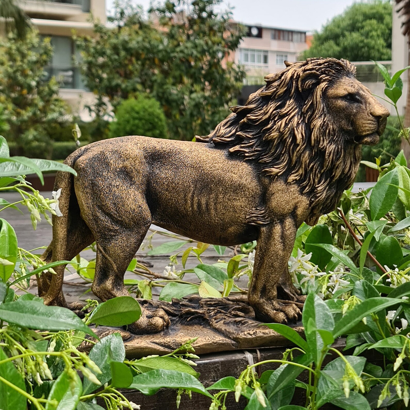 Lion King Statue, King of the Jungle Lion Sculpture, Big Lion Figurine
