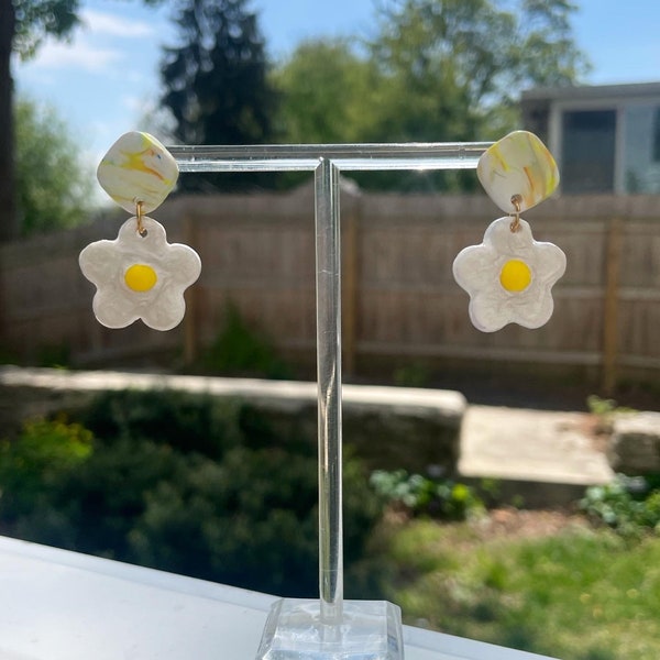 Cute Two-Piece Daisy Earrings