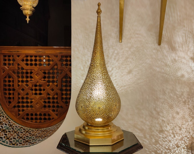 Standing Brass Lightining for home decor, Moroccan Brass Lamp, Handmade Brass Lamp, Dinner room Light, Magestic Lantern Shade