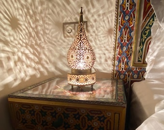 Standing Brass Lightining for home decor, Moroccan Brass Lamp, Handmade Brass Lamp, Dinner room Light, Magestic Lantern Shade