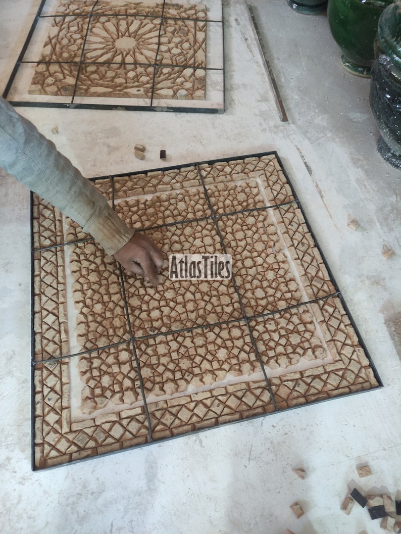 AtlasTiles Mosaic Table - Thumbnail 2