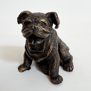 Statue de bouledogue en bronze, sculpture de bouledogue, statue de chien en bronze, figure de bouledogue, sculpture de chien, cadeau d'amoureux des animaux, cadeau de propriétaire de chien image 1
