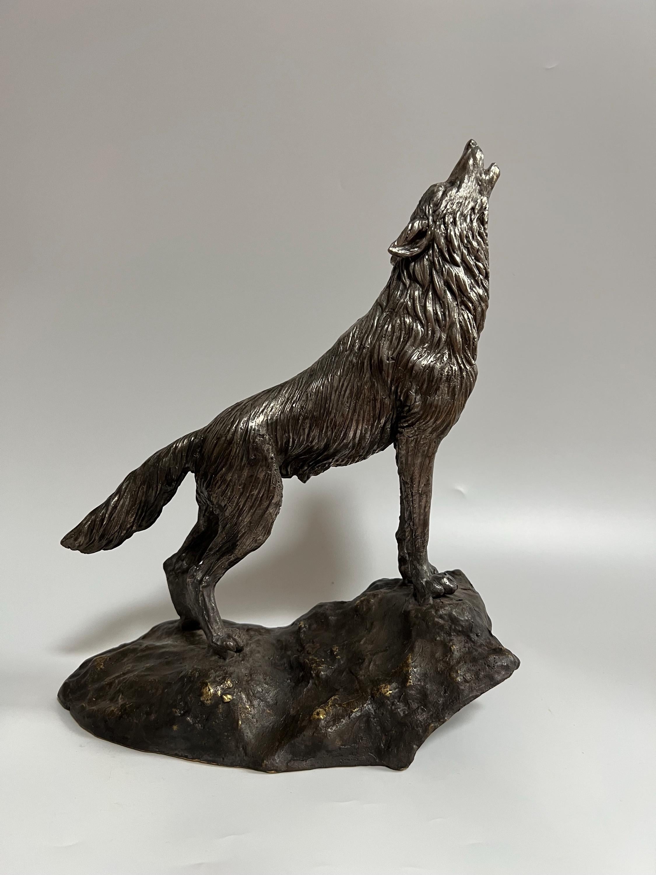 Bronze Wolf Sculpture, Howling Wolf Statue, Home gift idea, Office Gift, Wolf Figure, Wolf Lover Gift, Bronze Gift for him, Hunter Figurine
