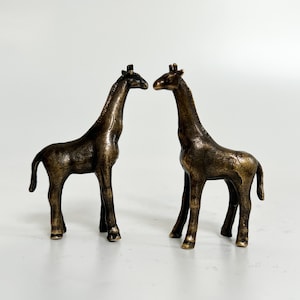 Giraffe Sculpture, Giraffe Figure, Bornze Giraffe Statue, Collectible Miniature, Animal Art Statue, African Animal Figures, Small Gift idea