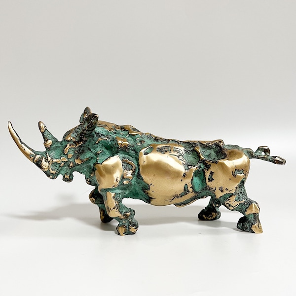 Bronze Sculpture, Rhino Statue, Animal Sculpture, Home gift item, Bronze Ornament, Bronze animal statue, Rhino Sculpture, Rhino Figure