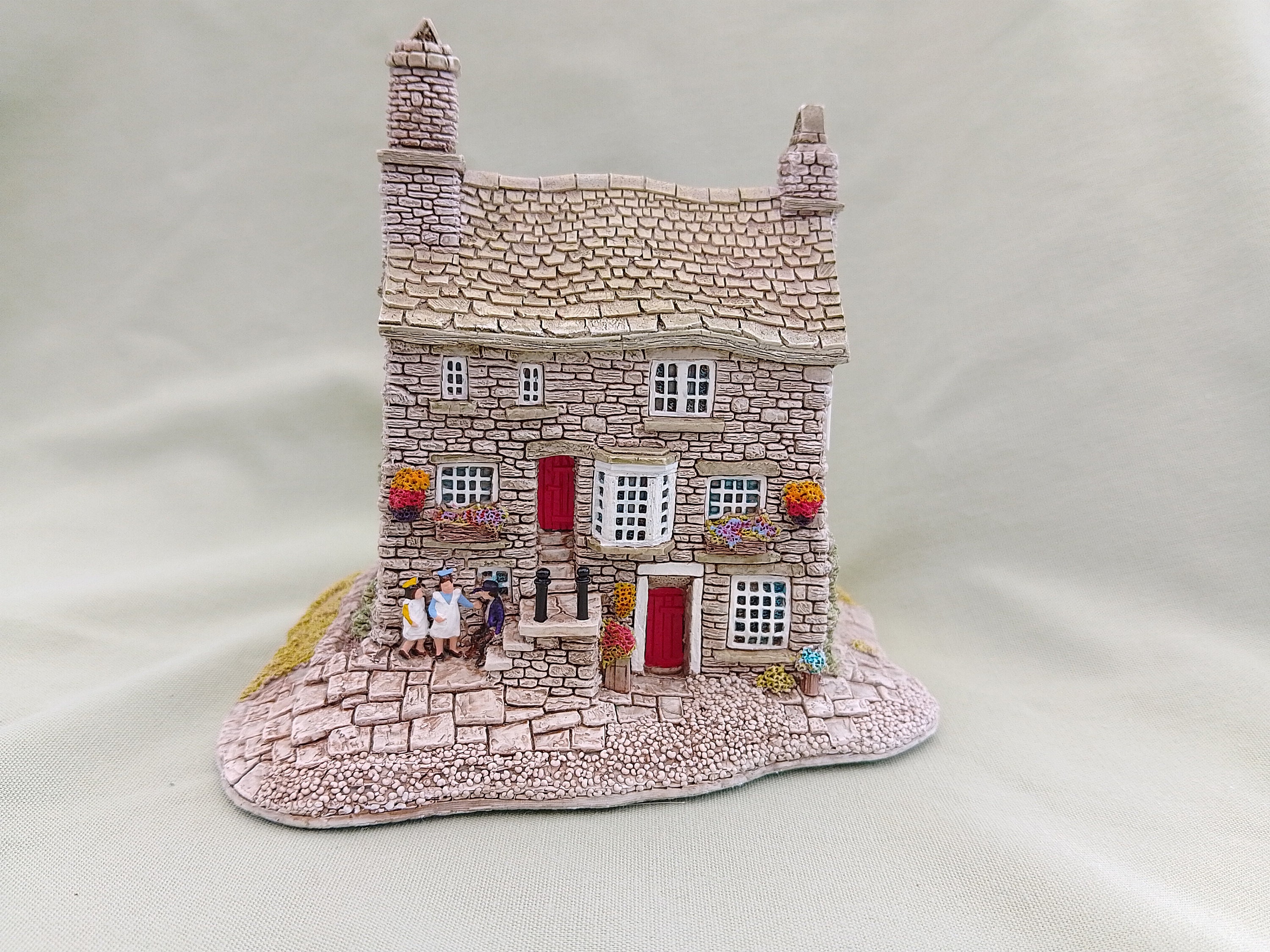 Vintage Lilliput Lane Model the Chocolate House - 1992 Collectible