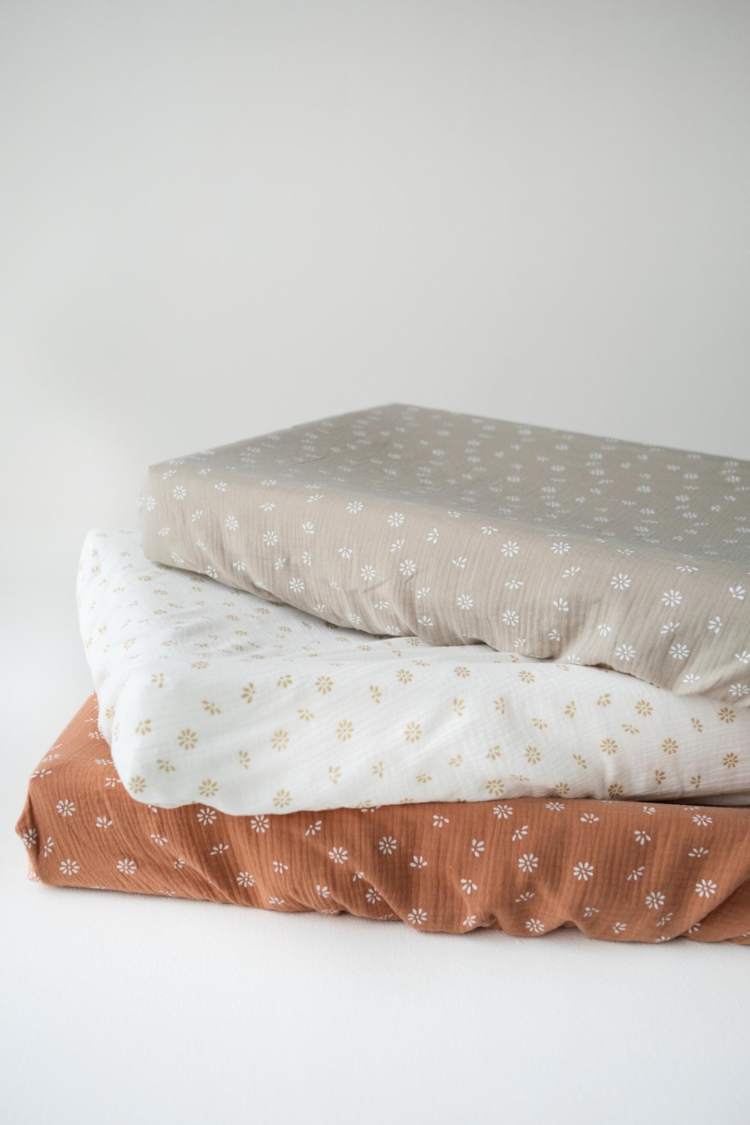 Neutral Changing Mat Diaper Changing Pad Baby Daisy Flower Neutral Matching Wet Wipes Tissue ...