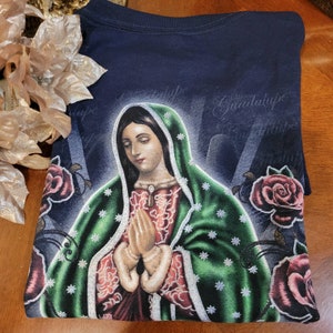 T-shirt Unisex XL &ndash; Virgen De Guadalupe Rosa Con Stampa Glitter &ndash; Nuova