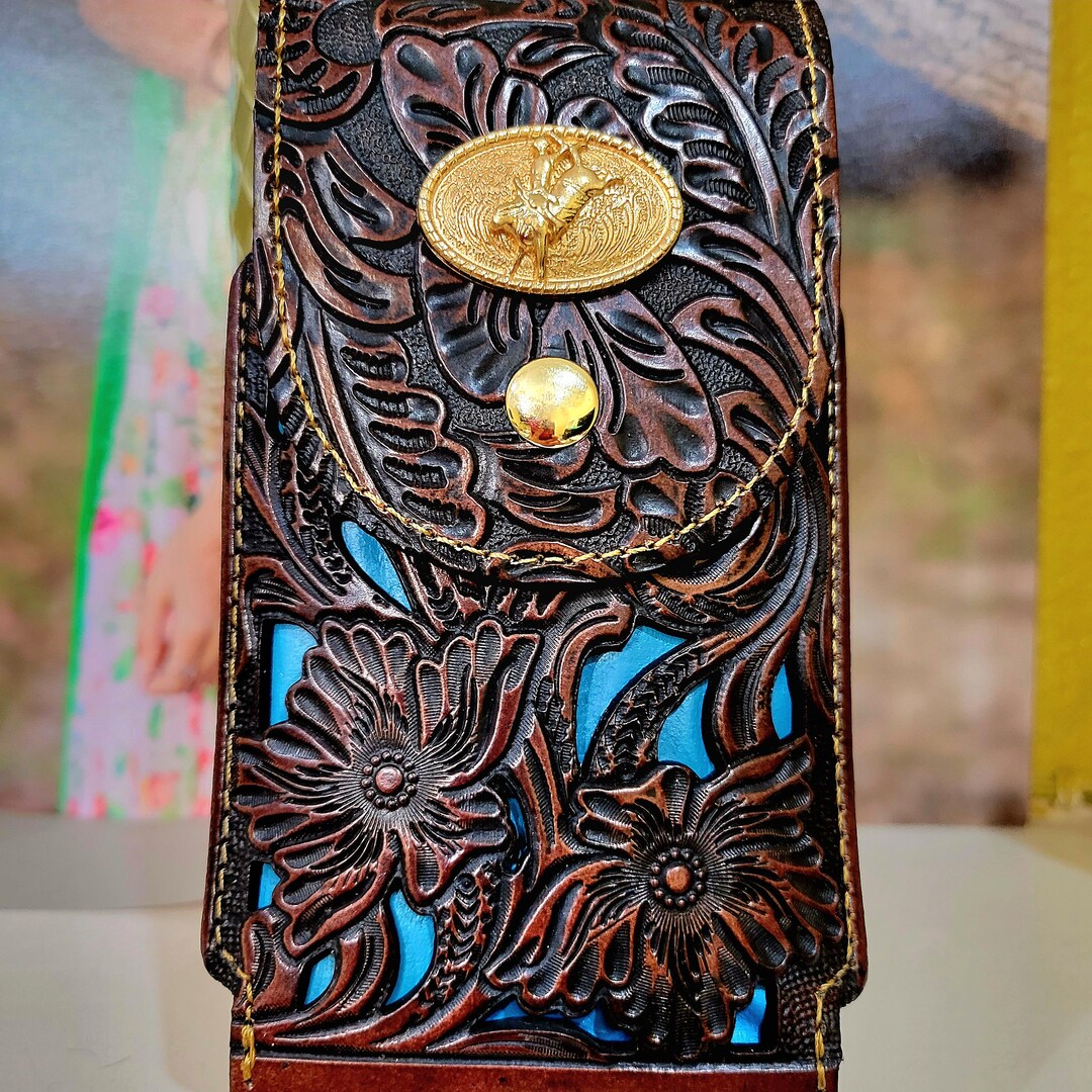 New! Showman Golden Plains Cowhide Clip Phone Pouch main image 0