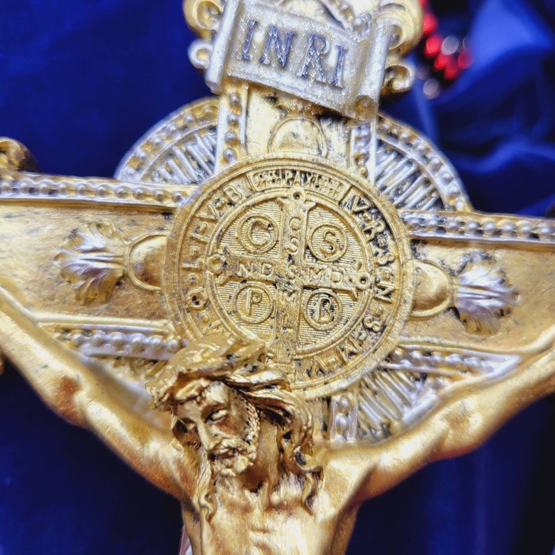 INRI Jesus Cross Crucifix Gold Tone Religious Wall Hanger 6 X 5 Inches ...