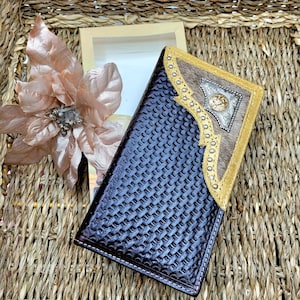 Bullrider Western wallet Genuine Leather with real random  cow hair Bifold coffee brown handtooled in gift box
