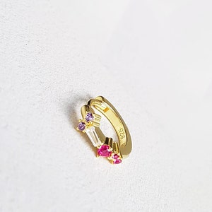 SINGLE Baguette Hoops, Cz Stone Huggie Earrings, Minimalist Gold Earrings, Gift for Her, Daily, Trend, Jewelry Helix Cartilage Conch Tragus