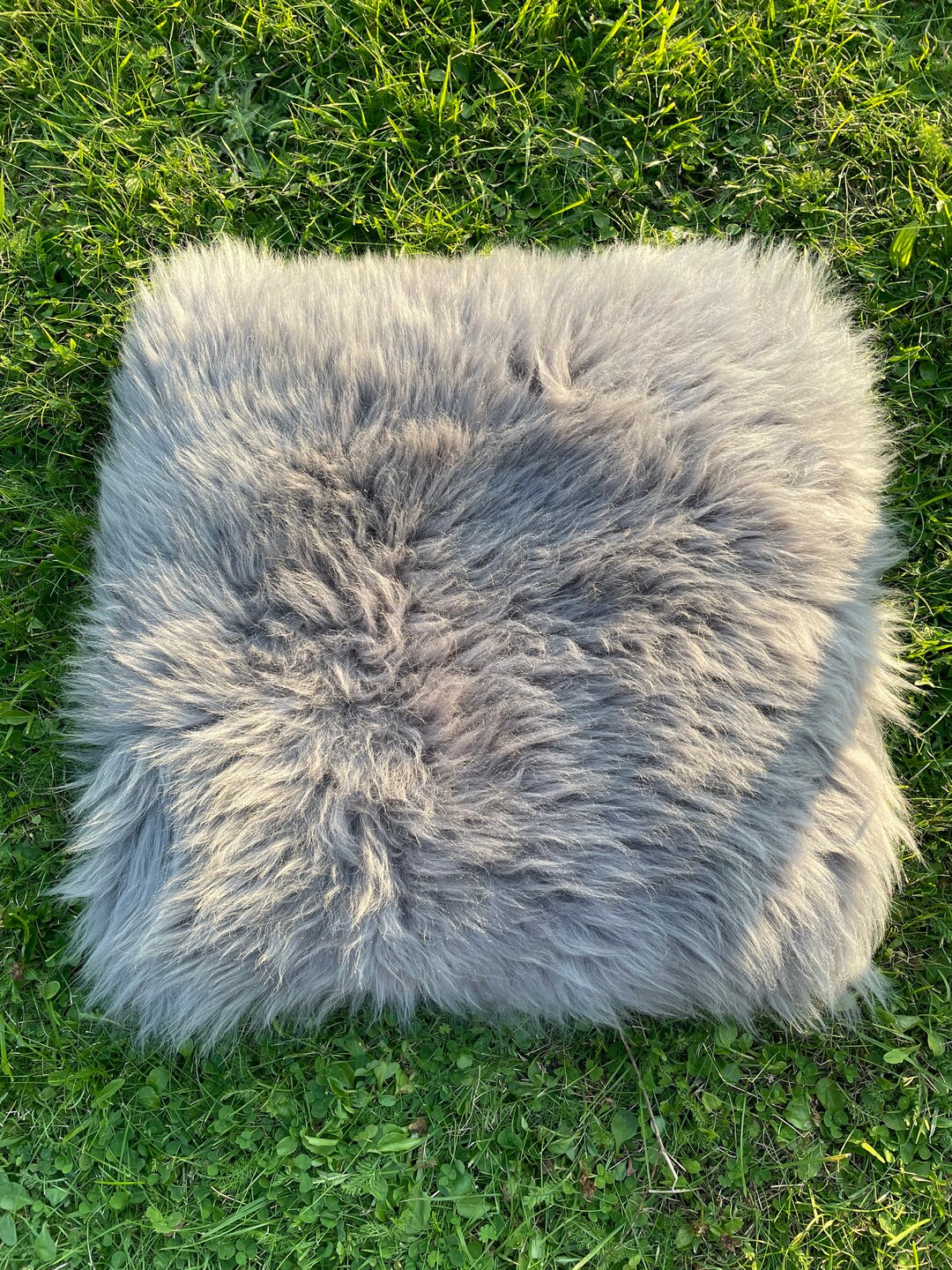 Brand New Super Soft & Cushioned Grey Sheepskin Seat Pad 38 X 38cm sold