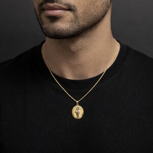 Collar con colgante de San Judas Tadeo en oro macizo de 10k, cadena de cable de 1,2 mm, dije unisex de San Judas Tadeo, joyería religiosa de oro para regalo. imagen 2