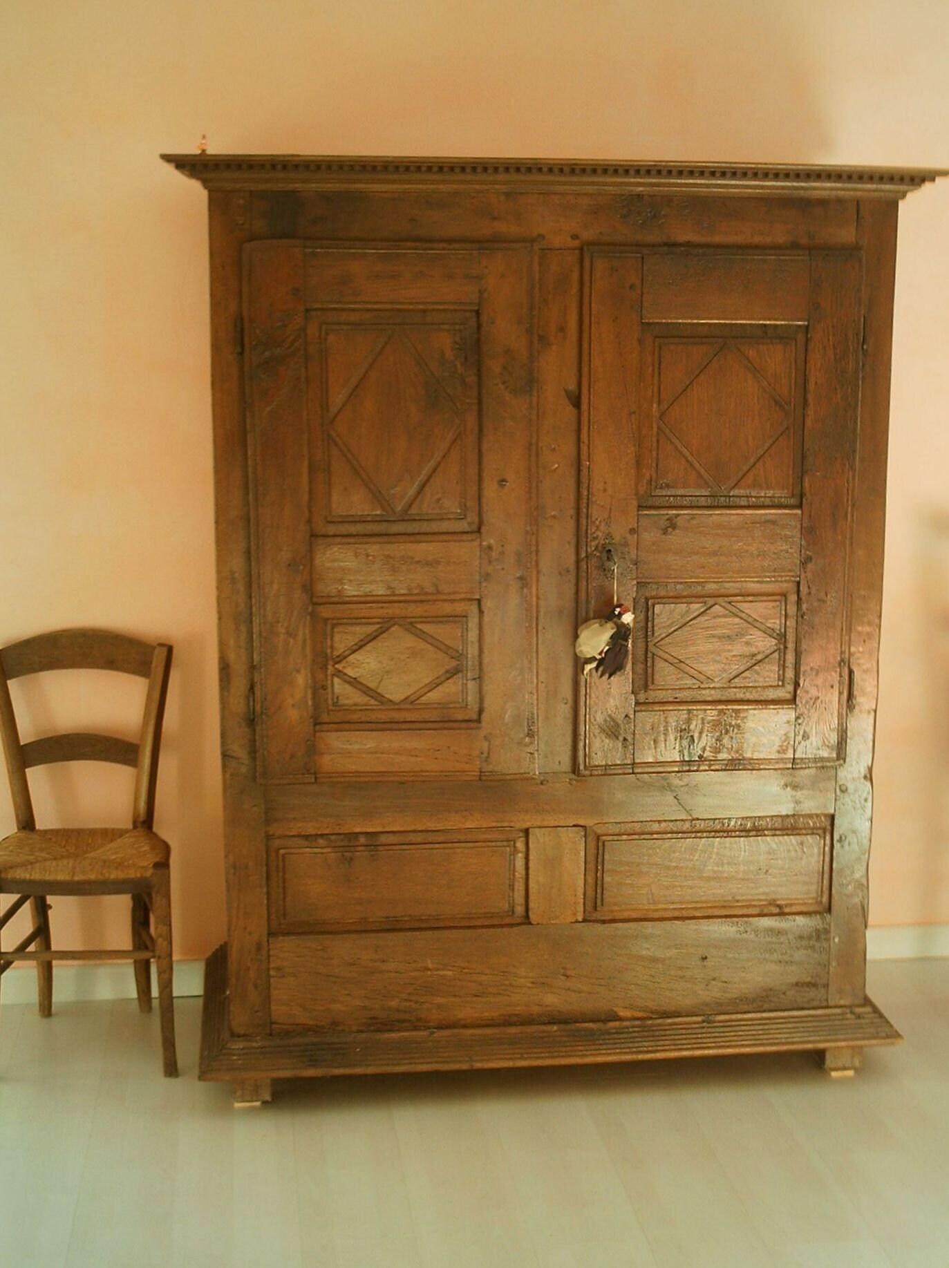 Armoire Coffre Xviii Siècle