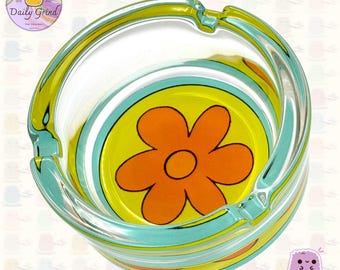 Groovy Flower Power Heavy Glass Ashtray: 60's 70's Hippy Style Gift (8.2cm)
