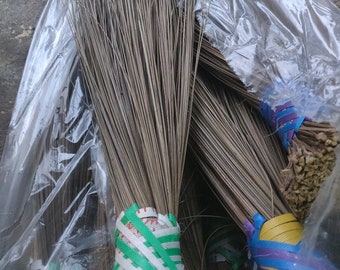 Escoba nigeriana de hoja de palma (también conocida como Aziza, Igbale)
