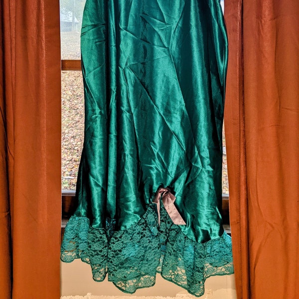 Vintage 90s Plus Emerald Green Nightgown