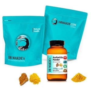 Può includere: Un'immagine della polvere di asafoetida Dr. Wakde's, presentata in un barattolo di vetro trasparente e due buste turchesi. Il barattolo contiene 100g di polvere di spezie. L'immagine mostra anche campioni della spezia e il testo "Natural Health".