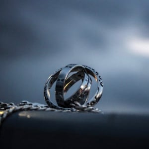 Creative Anti-Stress Silver/Gold Sphere-Ring/Necklace for Men's/Womens   Foldable Ball Complex Rotating