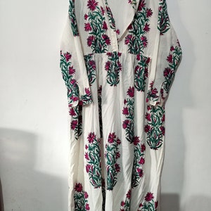 Knopf Kragen Ausschnitt Floral Handblock Muster Baumwolle Kleid, Handgemachtes Kleid Sketer Kreis Kleid, Flapper Kleid, Blusen Kleid, Langes Kleid
