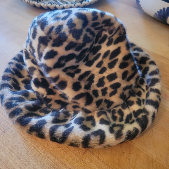 IL KEPS Women's Hat Cute Beret Vintage Hats For Women Leopard Felt