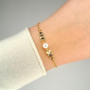 Filigree, gold-plated freshwater pearl bracelet