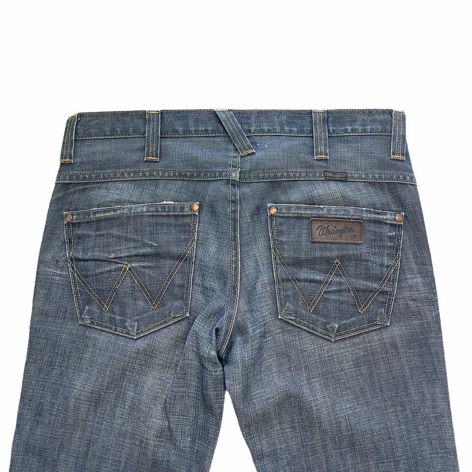 Buy Wrangler Blue Washed Rockville Regular Fit Jeans - Jeans for Men  1417757 | Myntra