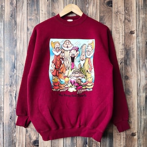 Vintage 90s Grumpy Snow White Seven Dwarfs Sweatshirt Grumpy Crewneck Grumpy Pullover Grumpy Sweater Embroidery Logo Red Color Men’s M
