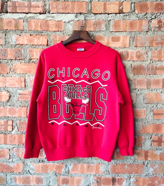 RARE Vintage 90s Chicago Bulls Basketball by Swingster Sweatshirt Bulls  Crewneck Bulls Pullover Printed Logo Red, Black Color Men’s Fit M