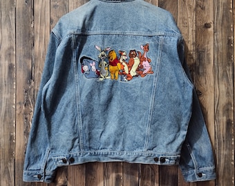 Vintage 90er Jahre Distressed Winnie The Pooh Denim Jeans Jacke Pooh Sweater Pooh Pullover Pooh Cardigan Embroidery Logo Blaue Farbe Herren M