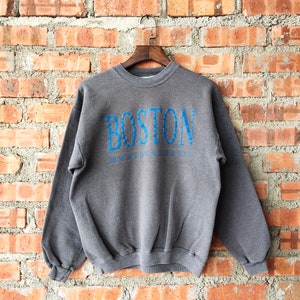 vintage des années 90 Boston Massachusetts sweat Boston Crewneck Boston pull Boston pull Boston pull logo imprimé couleur grise homme M