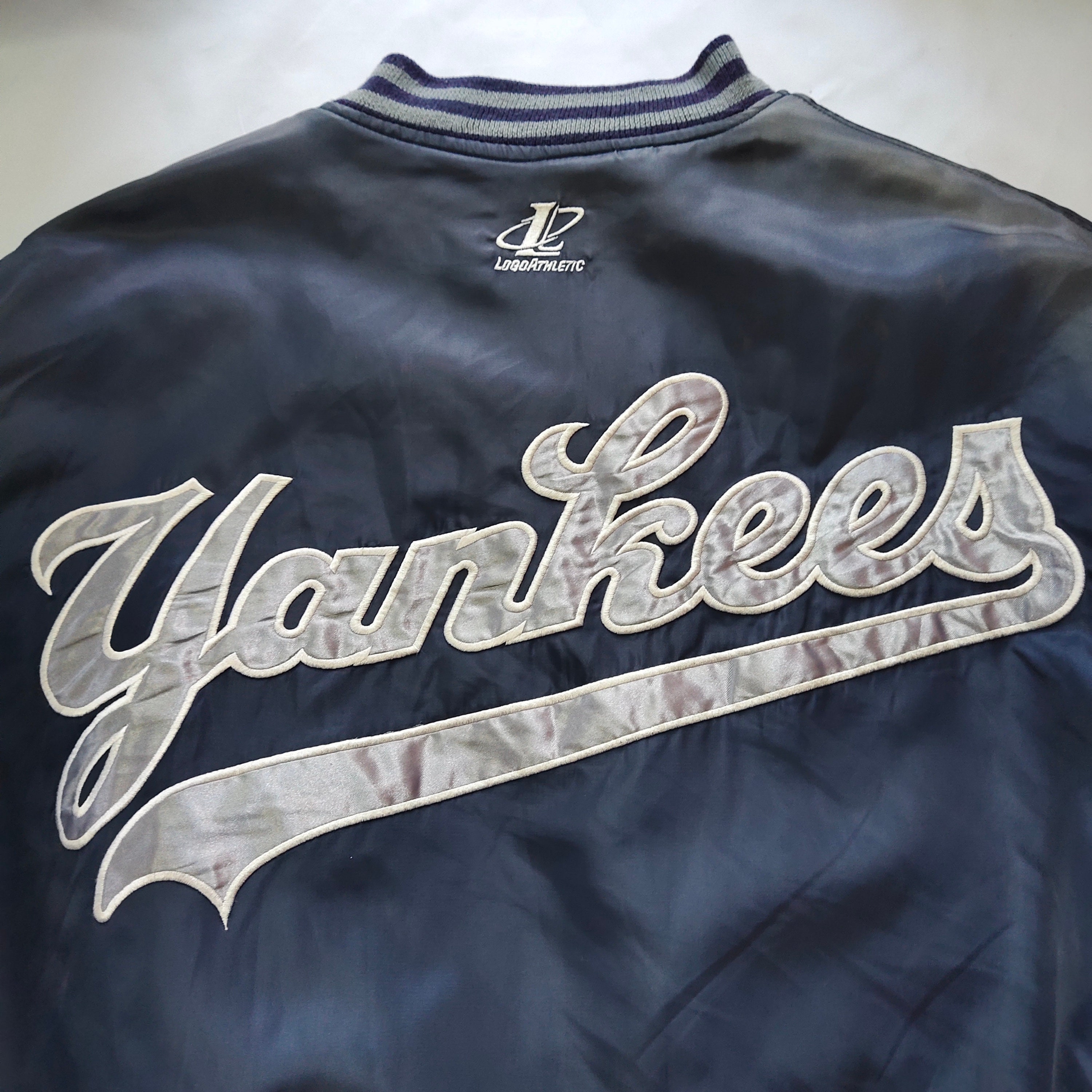 Berretto New Era New Era New York Yankees Tonal Trucker Cap In Black