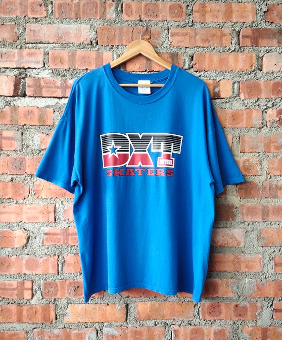Vintage 90s Dog Town Skateboarding T-shirt Dog Town Crewneck Dog 