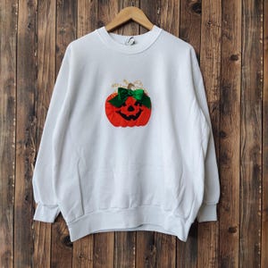 Vintage 90s Distressed Halloween Art Sweatshirt Halloween Crewneck Halloween Pullover Halloween Sweater Embroidery Logo White Color Men’s M