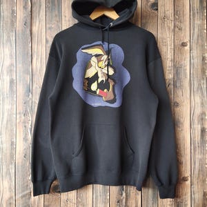 Vintage 90s Distressed Coyote Warner Bros Hoodie Coyote Sweatshirt Coyote Sweater Coyote Pullover Mirror Printed Logo Black Color Mens Fit M