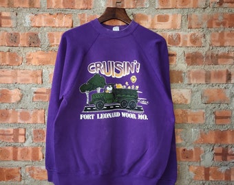 Vintage 80s Distressed Peanuts Snoopy Sweatshirt Snoopy Crewneck Snoopy Sweater Snoopy PulloverPrinted Logo Purple Color Men’s Fit M