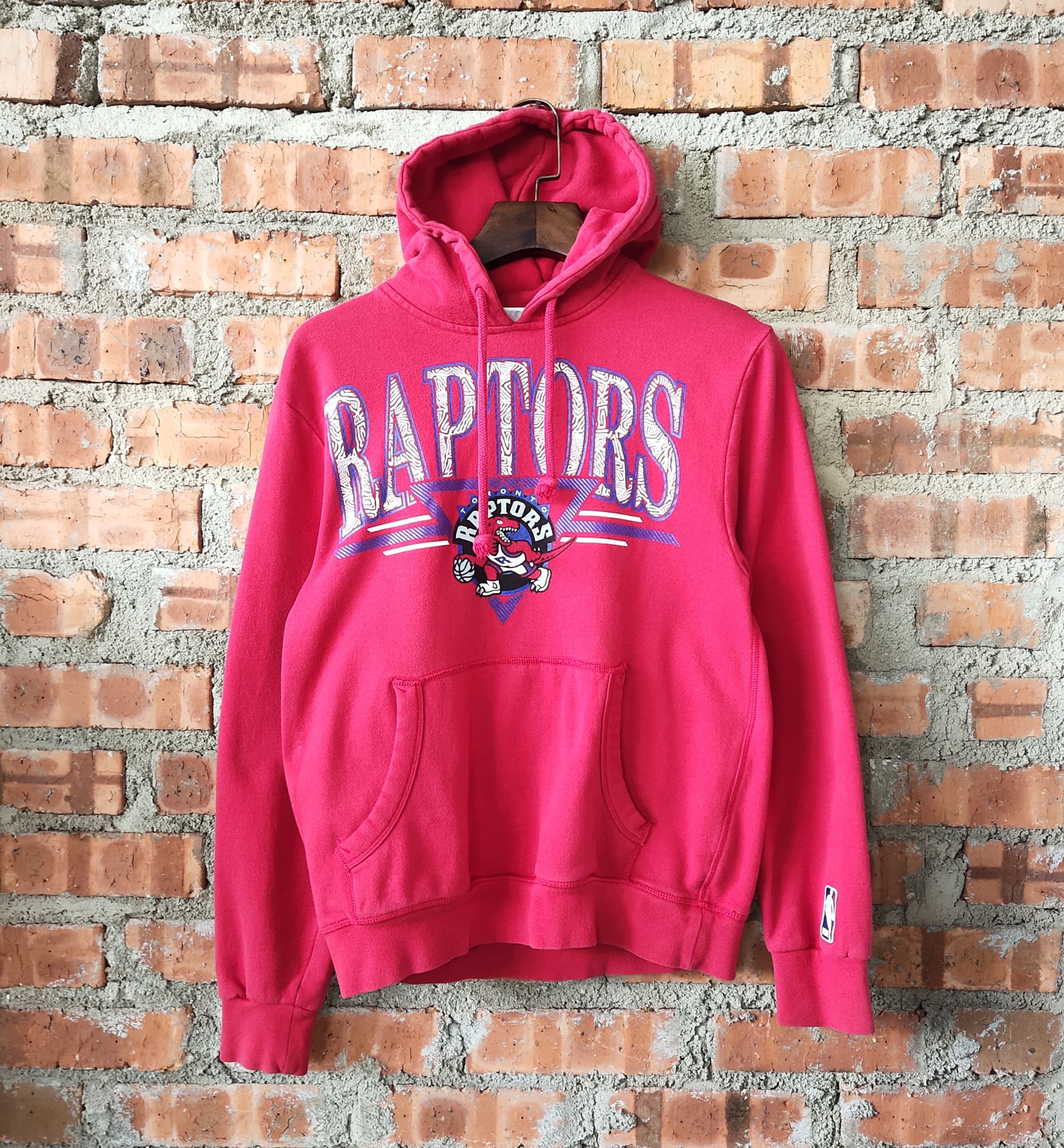 Vintage raptors clearance hoodie