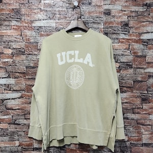 Nike Men's UCLA Bruins Cream Sportswear Fleece Crew Neck Sweatshirt, XXL, White