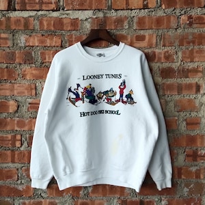 Vintage 90er Jahre Distressed Looney Tunes Hot Dog Ski Schule Sweatshirt Ski Crewneck Ski Pullover Ski Sweater Gedruckt Logo Weiß Farbe Herren L