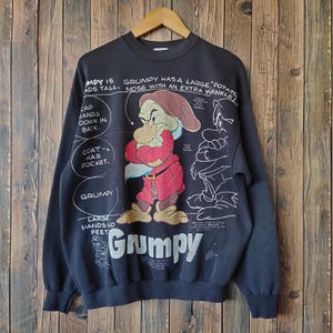 Vintage 90s Distressed Grumpy Snow White Seven Dwarfs Sweatshirt Grumpy Crewneck Grumpy Pullover Printed Logo Black Color Men’s M