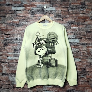 Vintage Peanuts Snoopy Sweatshirt Snoopy Crewneck Snoopy Pullover Snoopy Jumper Snoopy Sweater Printed Logo Yellow Color Men’s Fit M