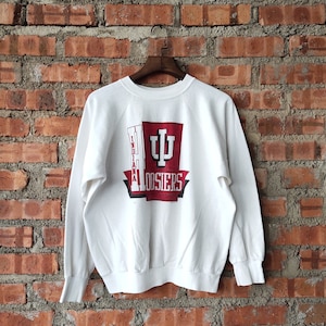 Vintage 80s Distressed Indiana Hoosiers Basketball Sweatshirt Indiana Crewneck Indiana Pullover Printed Logo White Color Men&#39;s Fit M