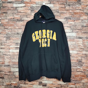 Op de afbeelding: Zwart hoodie met een geel en wit "Georgia Tech" logo op de voorkant.